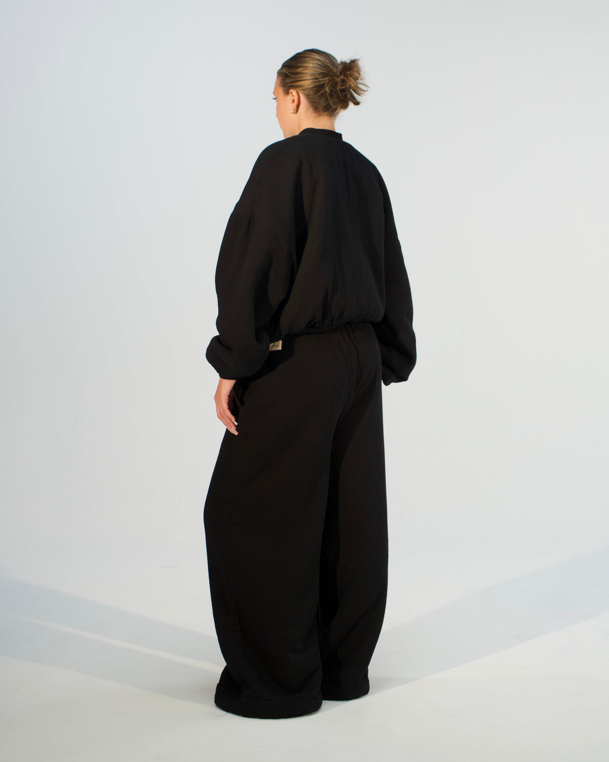 Homebody Blanket Crewneck - Black