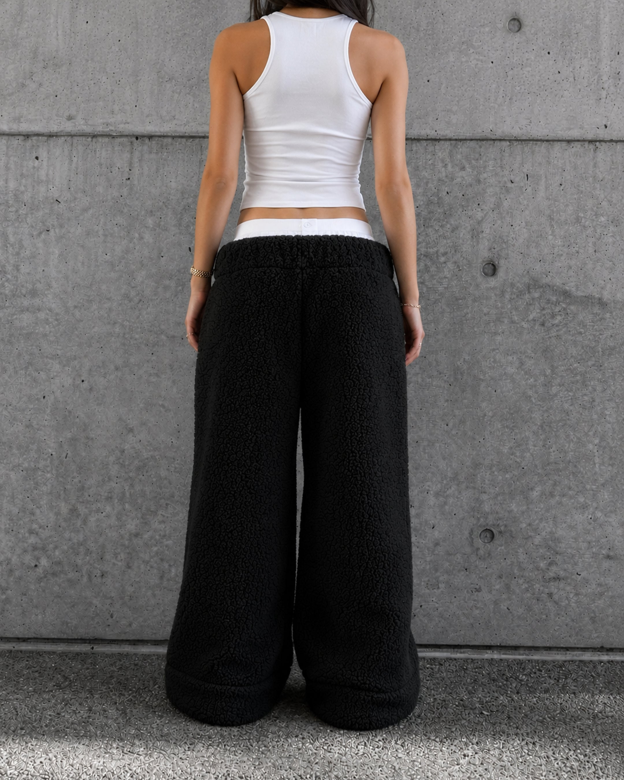Homebody Full Sherpa Sweatpants - Low Rise - Black