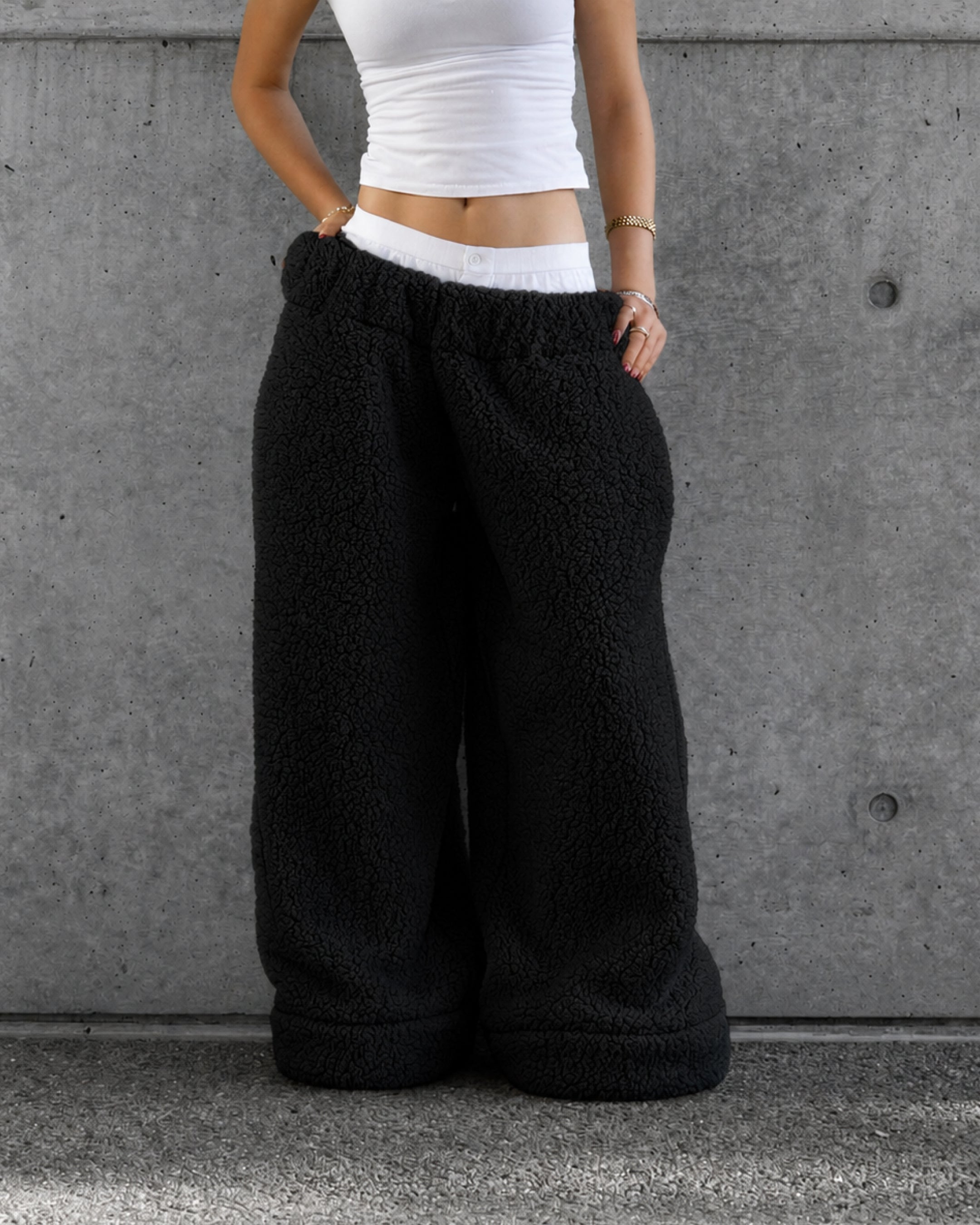 Homebody Full Sherpa Sweatpants - Low Rise - Black
